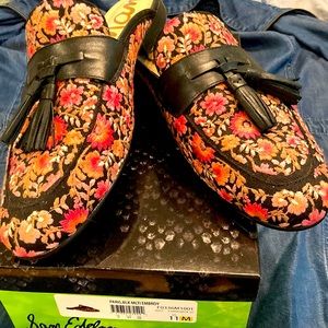 Sam Edelman, Paris  Black Multi Embroidery mules size 11 good condition